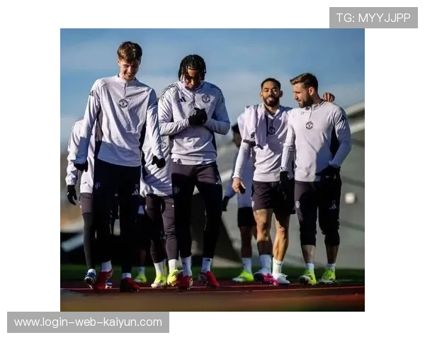 曼联精简阵容聚焦年轻新星 结构合理却缺乏即战力支点 曼联精简阵容聚焦年轻新星 结构合理却缺乏即战力支点